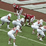 Third-and-goal snap goes off Texas QB Tyrone Swoopes’ facemask (GIF)