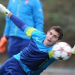 Wenger tells defenders: You must protect rookie keeper