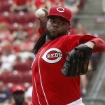 Reds trade top starter Johnny Cueto to Royals