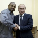 U.S. boxer Roy Jones Jr. applies for Russian passport (Reuters)