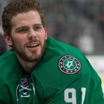 Stars fan delivers pregame burgers to Seguin